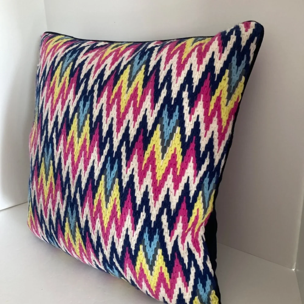 Jonathan Adler Bargello 20x20 Needlepoint Zigzag Throw Pillow Multicolor EUC
